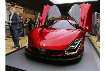 Alfa Romeo 33 Stradale 2023