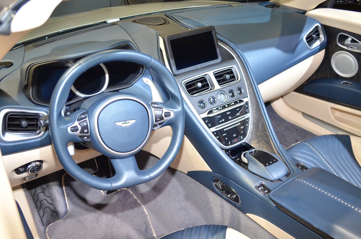 Image for Aston Martin DB11 Volante