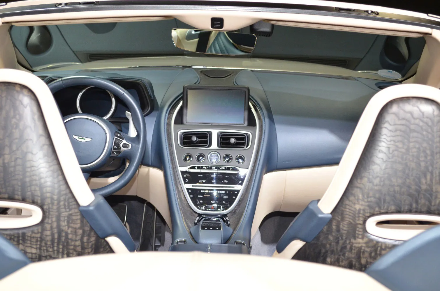 Image for Aston Martin DB11 Volante