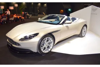 Aston Martin DB11 Volante