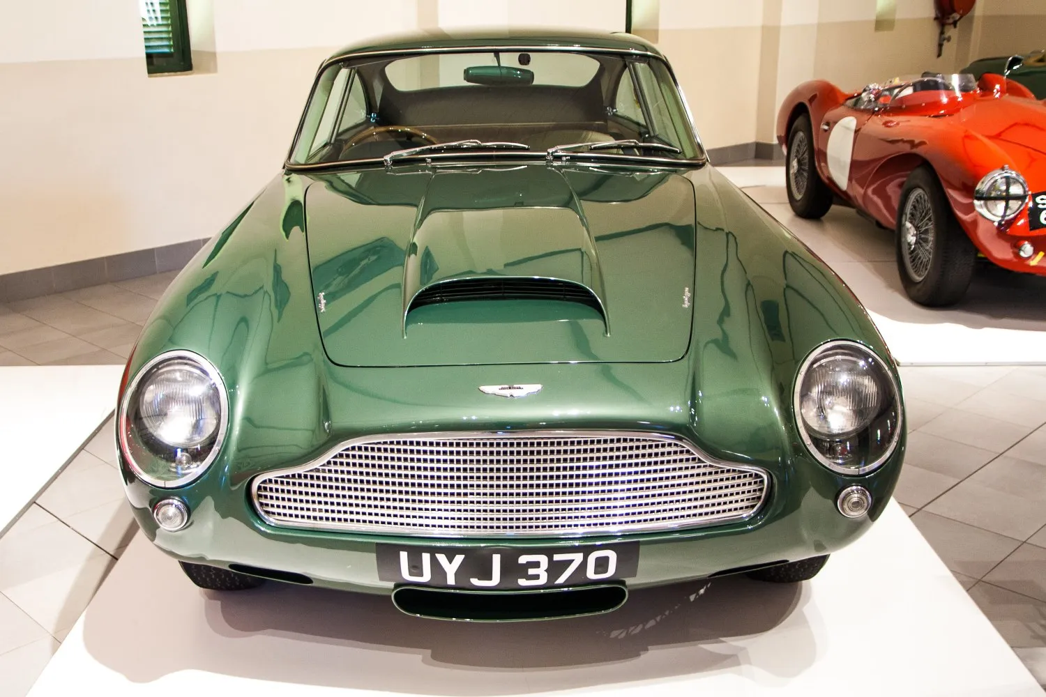 Aston Martin DB4 GT
