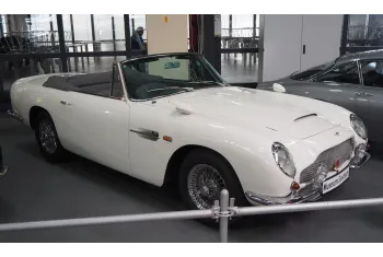 Aston Martin DB6 Volante