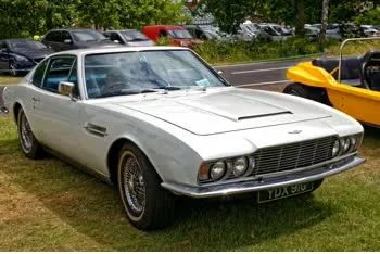 aston-martin dbs v8