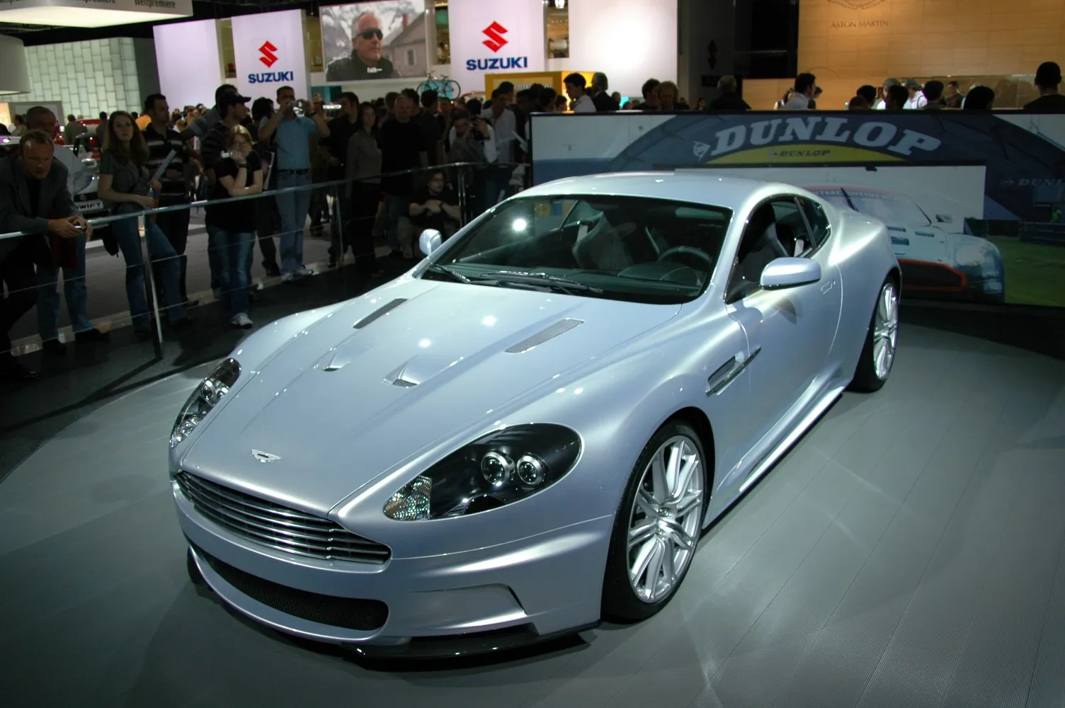 Aston Martin DBS V12