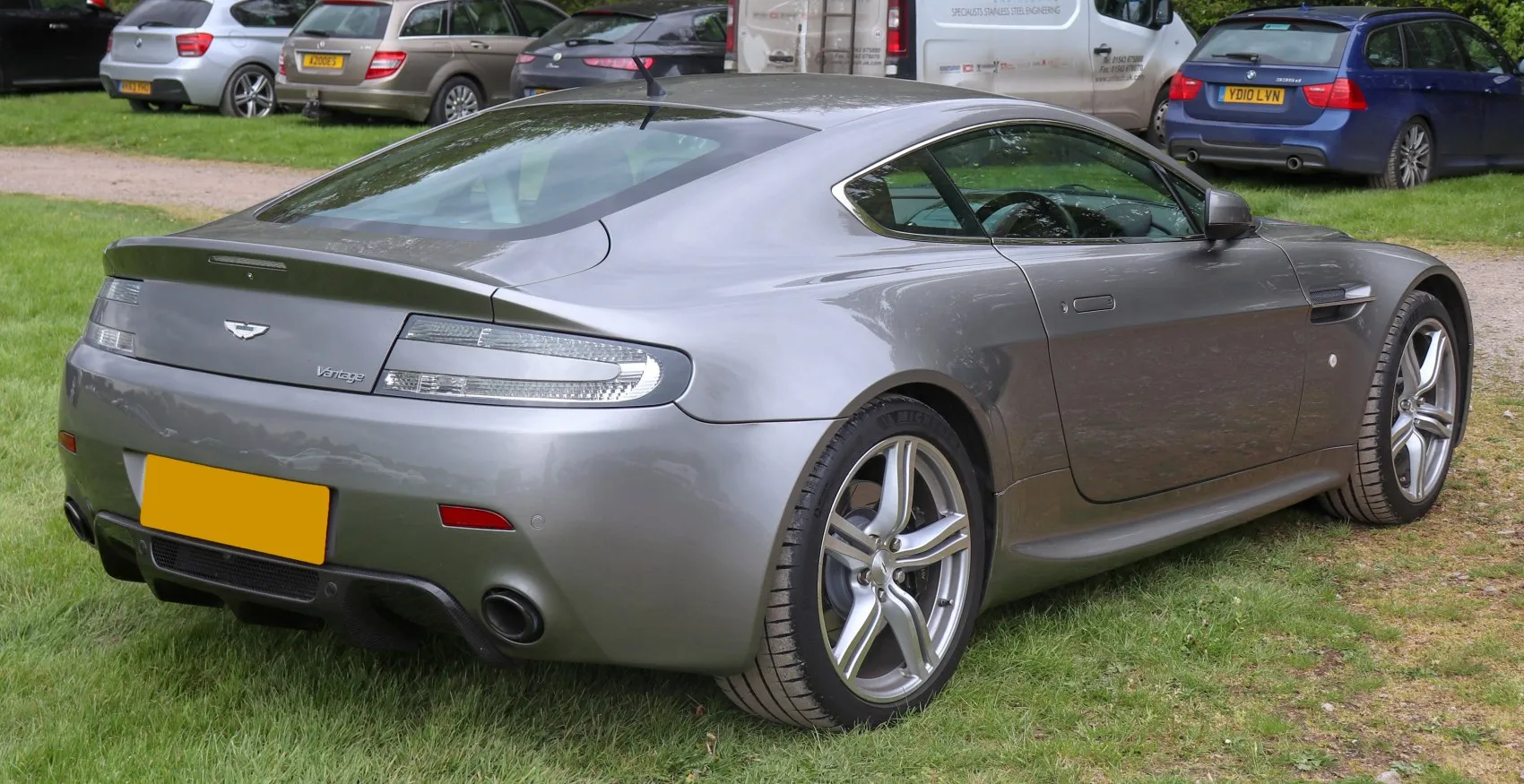 Image for Aston Martin V8 Vantage 2005