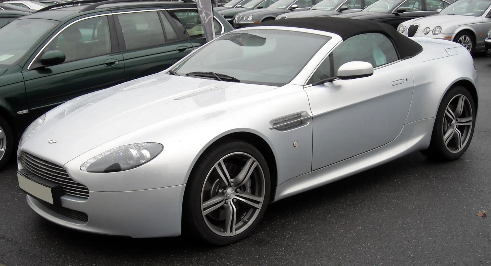 Aston Martin V8 Vantage Roadster (2005)