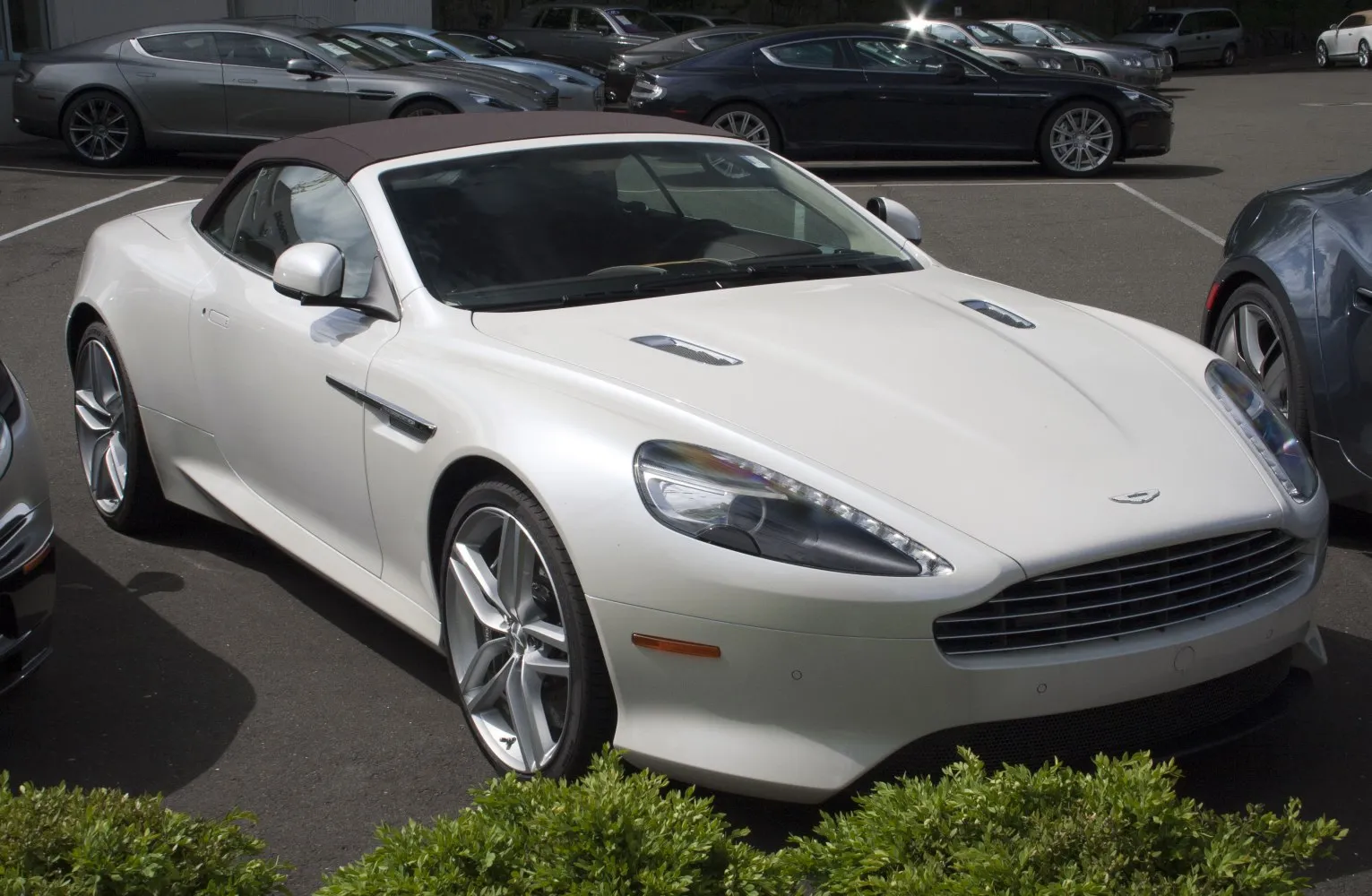 Image for Aston Martin Virage II Volante