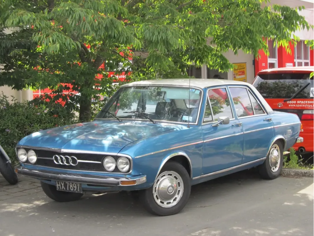 Audi 100 C1