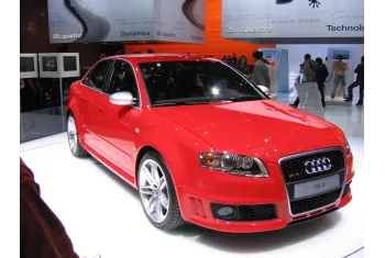 Audi RS 4 Salon (8E, B7)