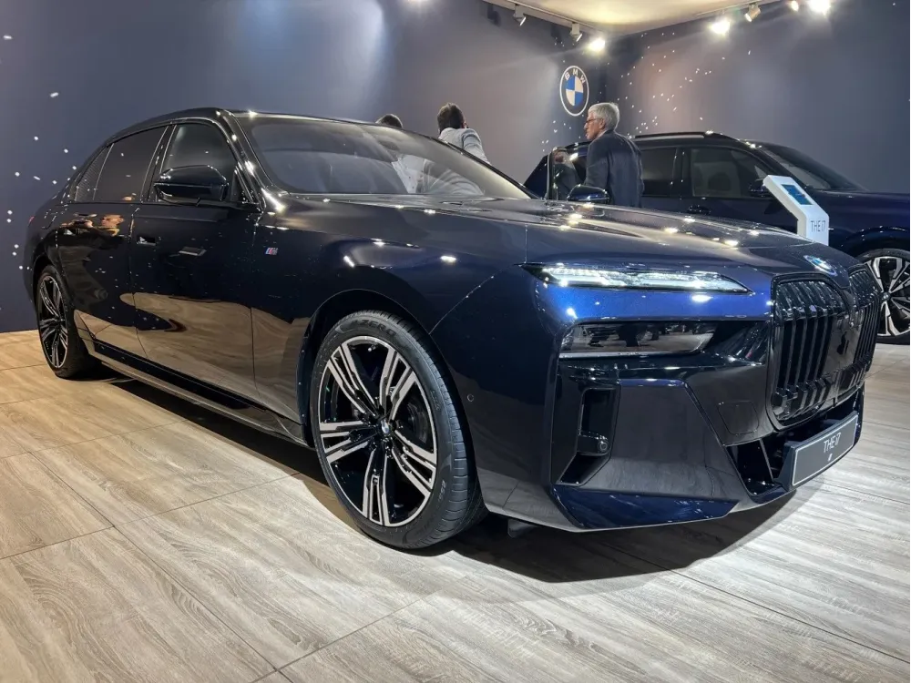 BMW i7 G70