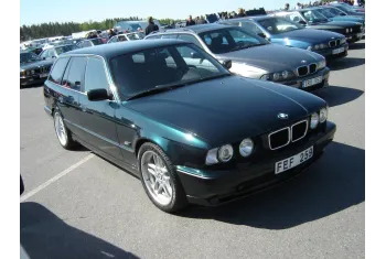 BMW M5 Touring (E34)