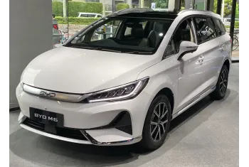 BYD M6 2024