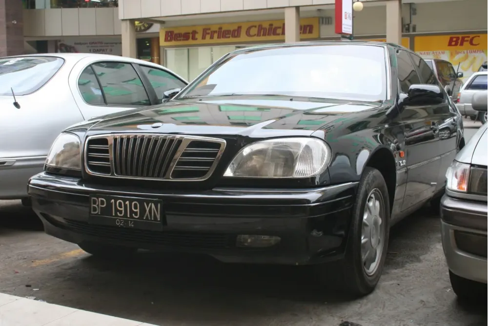 Daewoo Chairman W124