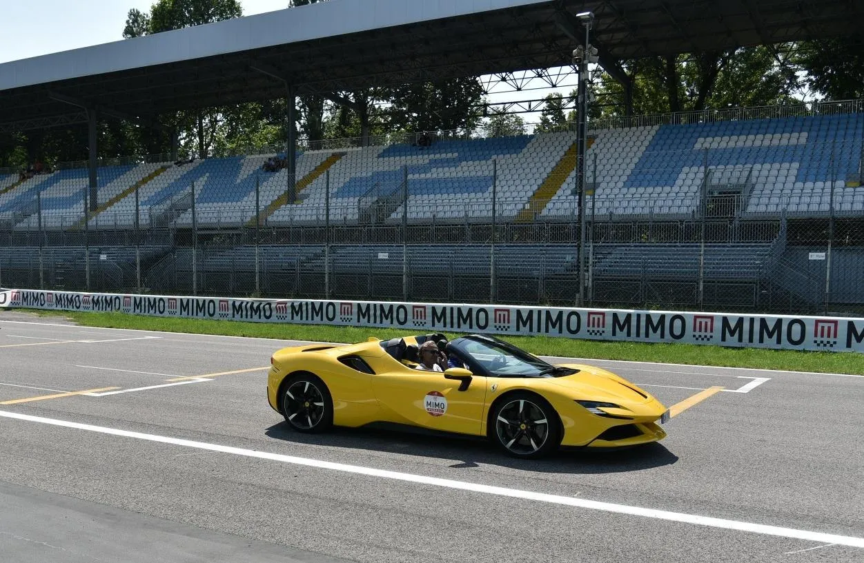 Image for Ferrari SF90 Spider