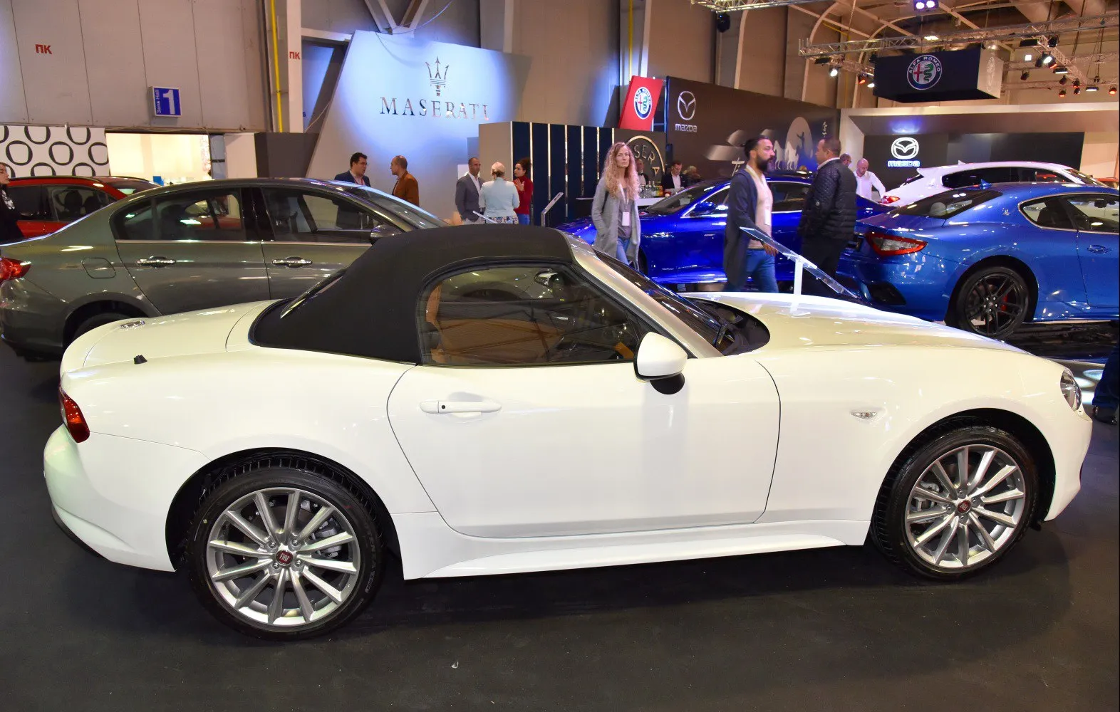 Image for Fiat 124 Spider (2016)