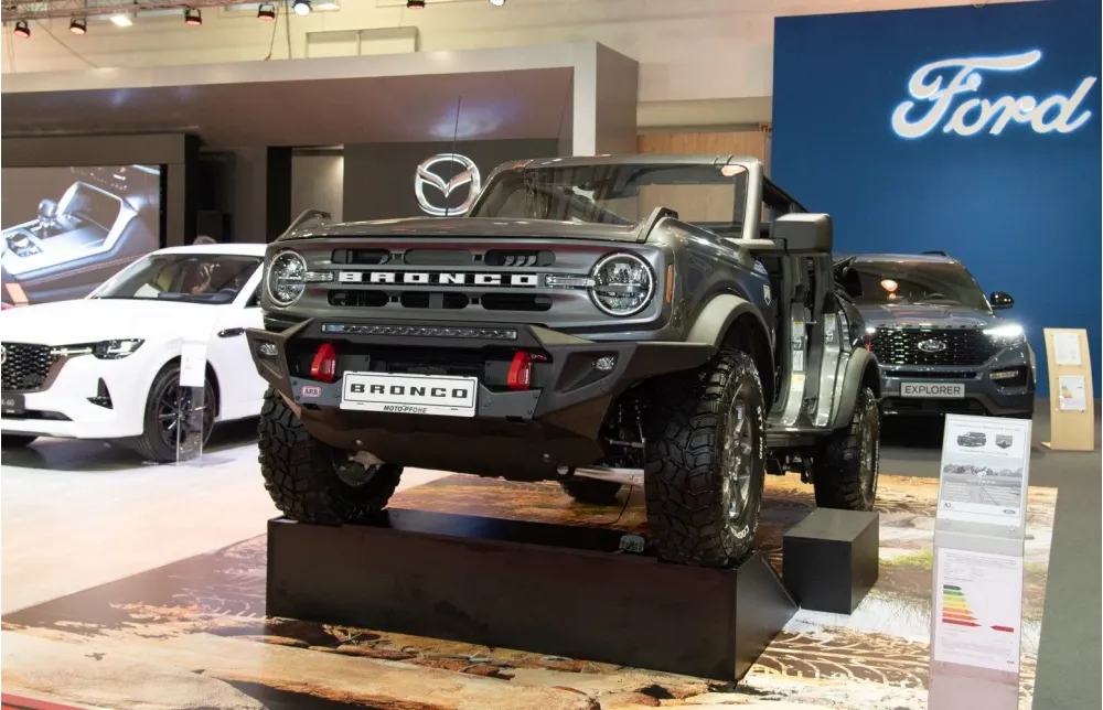 Ford Bronco VI Four-door