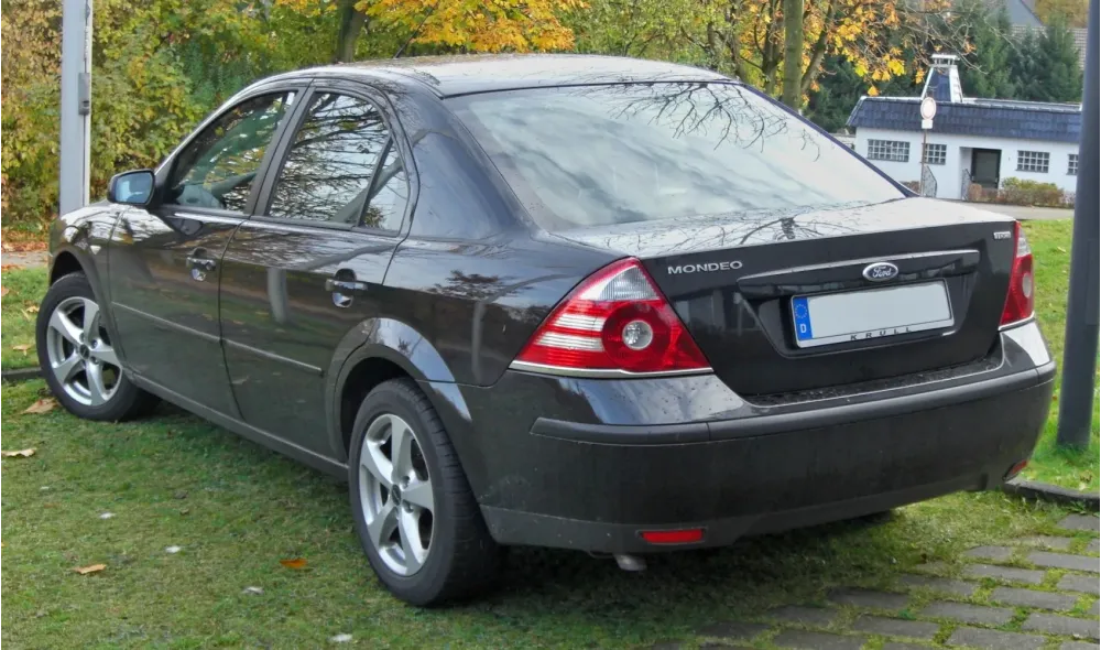 Ford Mondeo II Sedan