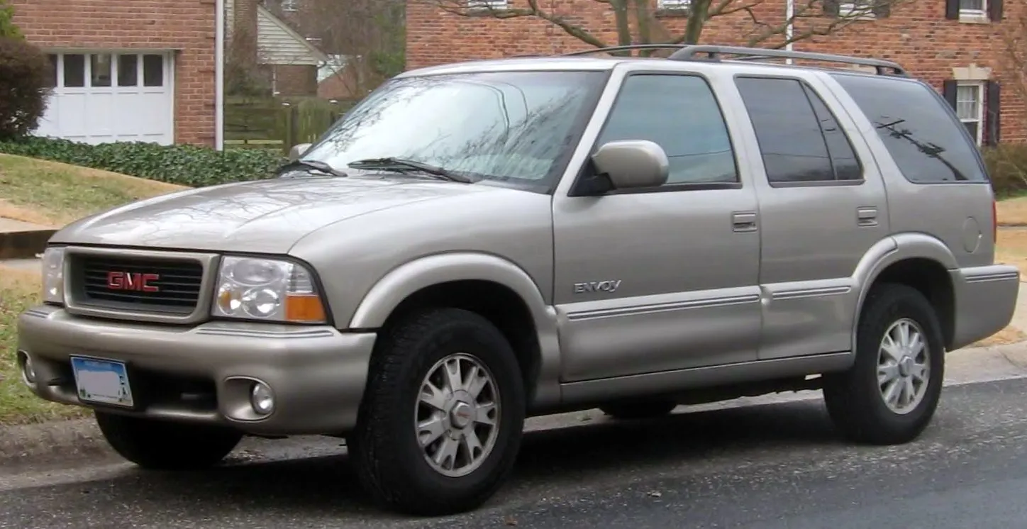 GMC Envoy I (GMT330)
