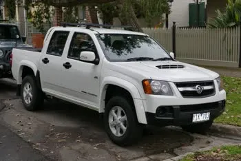 holden colorado ii-space-cab-facelift-2017