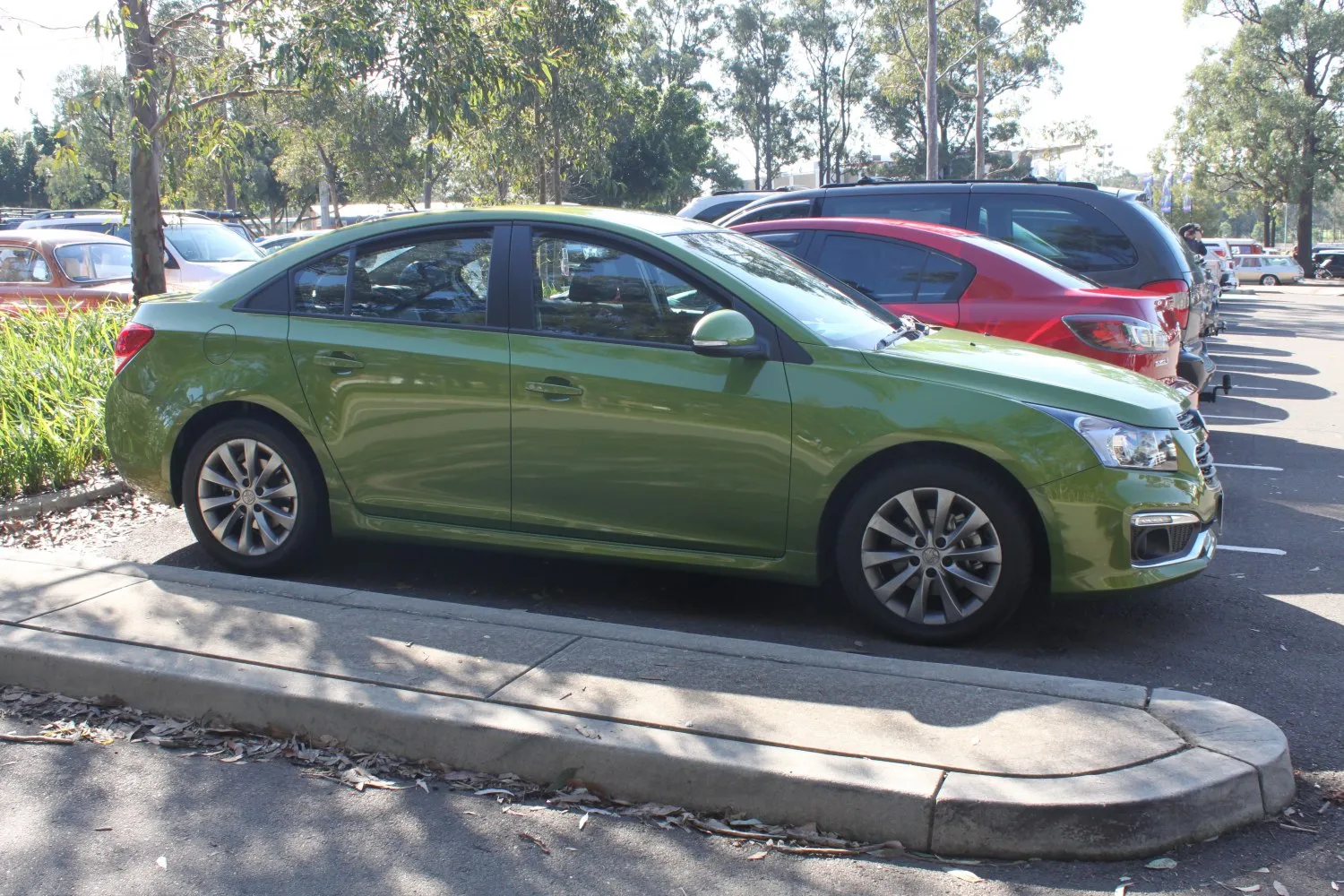 Image for Holden Cruze Sedan (JH, facelift 2015)