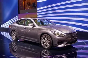 infiniti q70