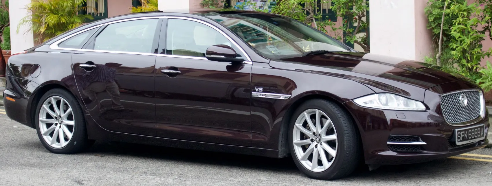 Jaguar XJ Long (X351)