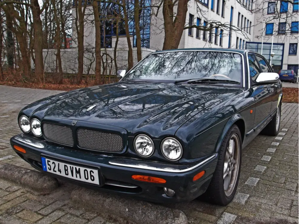Jaguar XJ X308