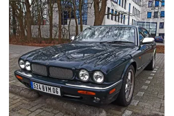 Jaguar XJ X308