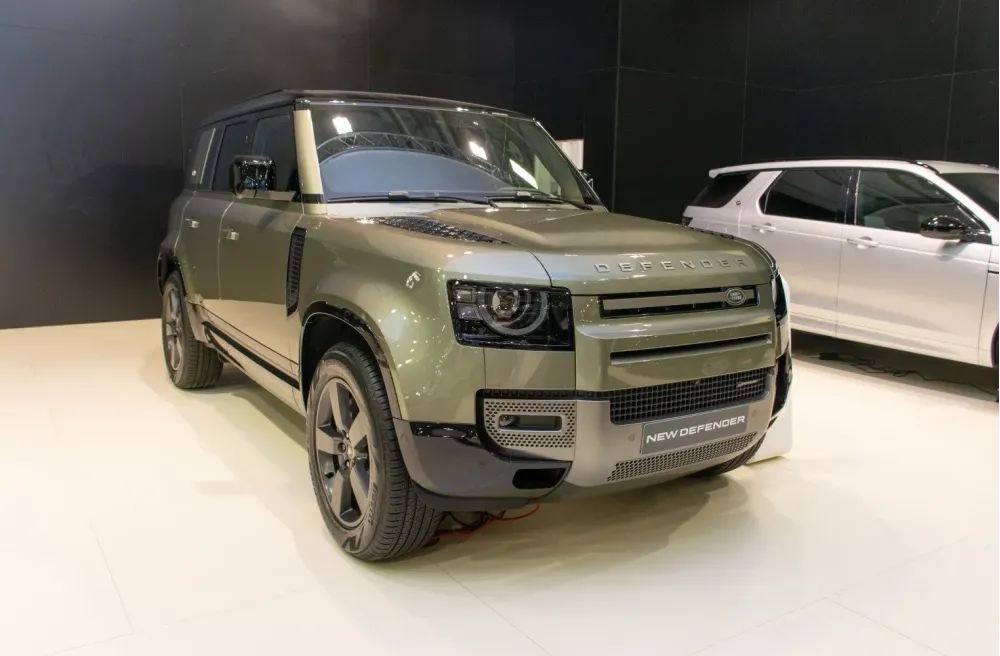 Land Rover Defender 130 (L663)