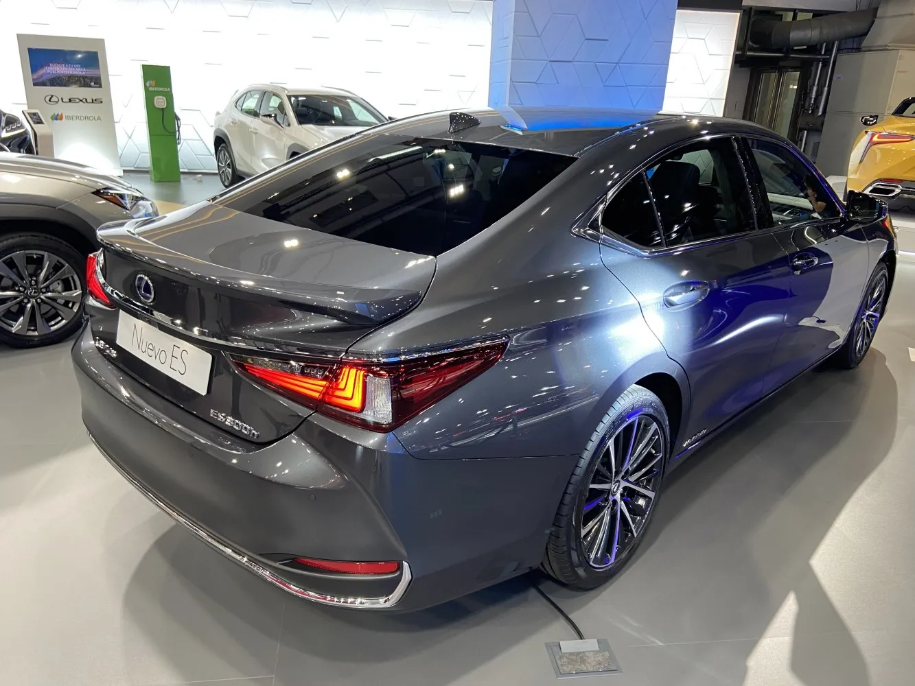 Image for Lexus ES VII (XZ10, facelift 2021)