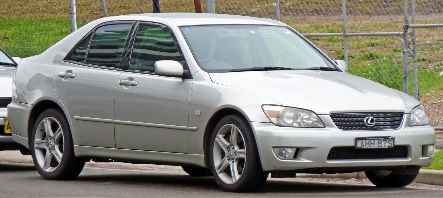 Lexus IS I (XE10)