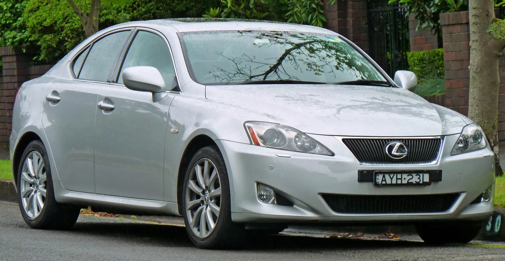 Lexus IS II (XE20)