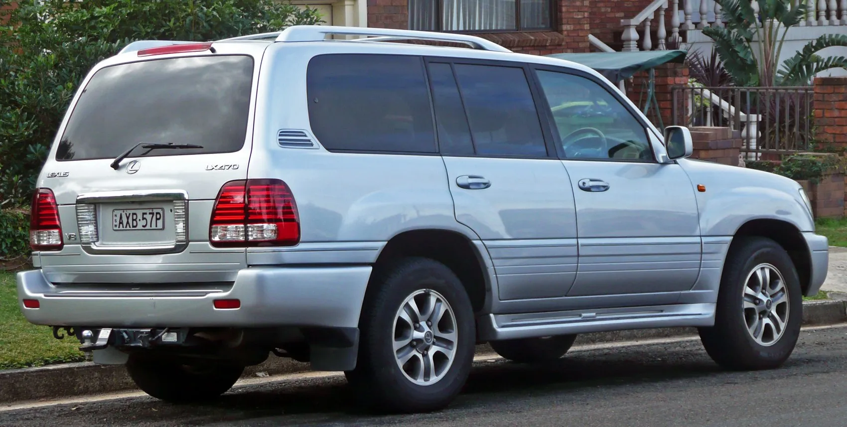 Image for Lexus LX II (facelift 2005)