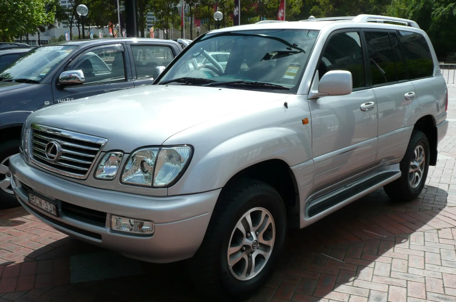 Image for Lexus LX II (facelift 2005)