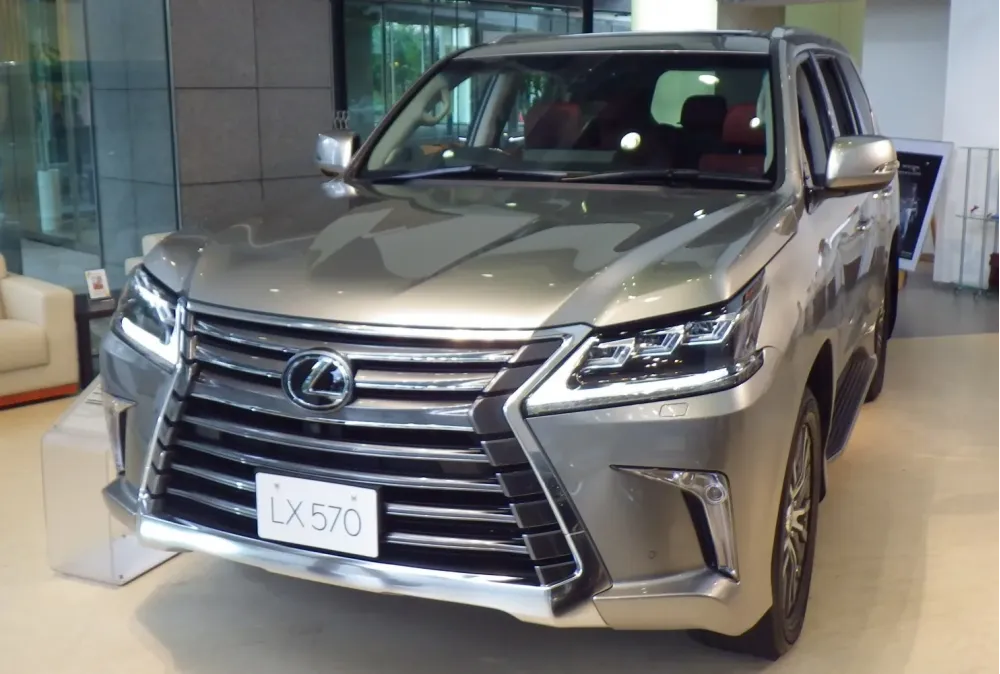 Lexus LX III (facelift 2015)