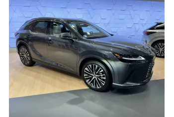 Lexus RX V