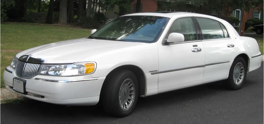 Lincoln Town Car III  (FN145)