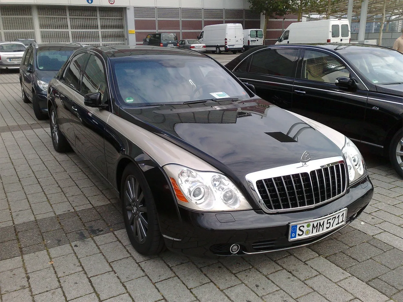 Maybach 62 S V240