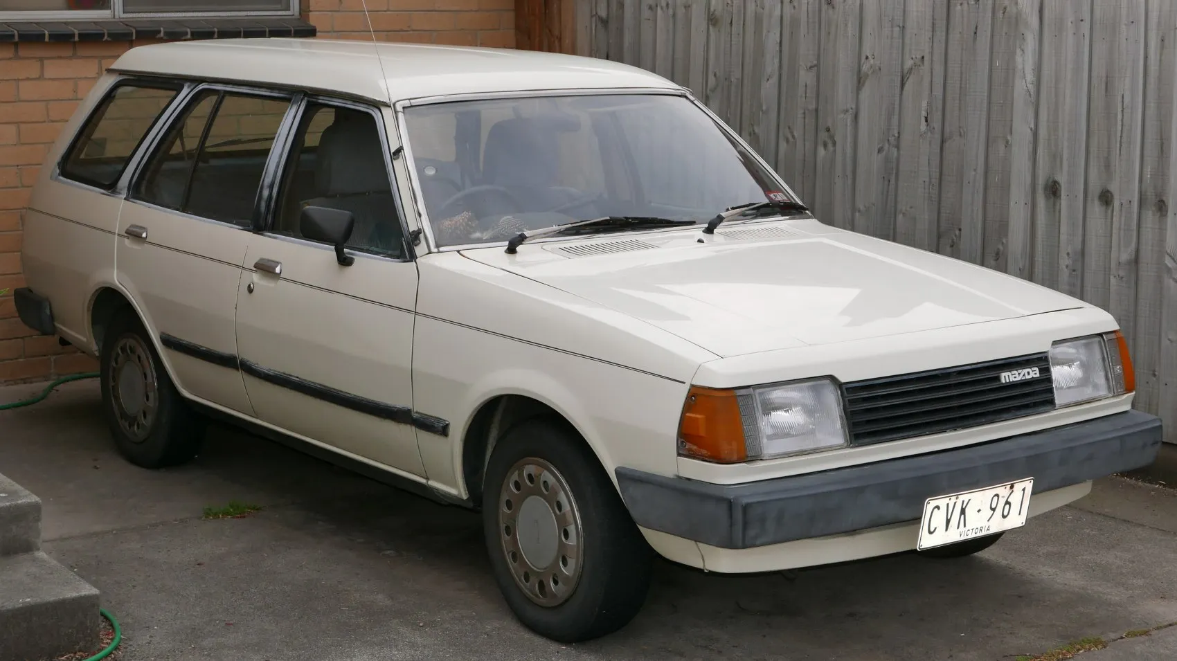 Mazda 323 I Station Wagon (FA)