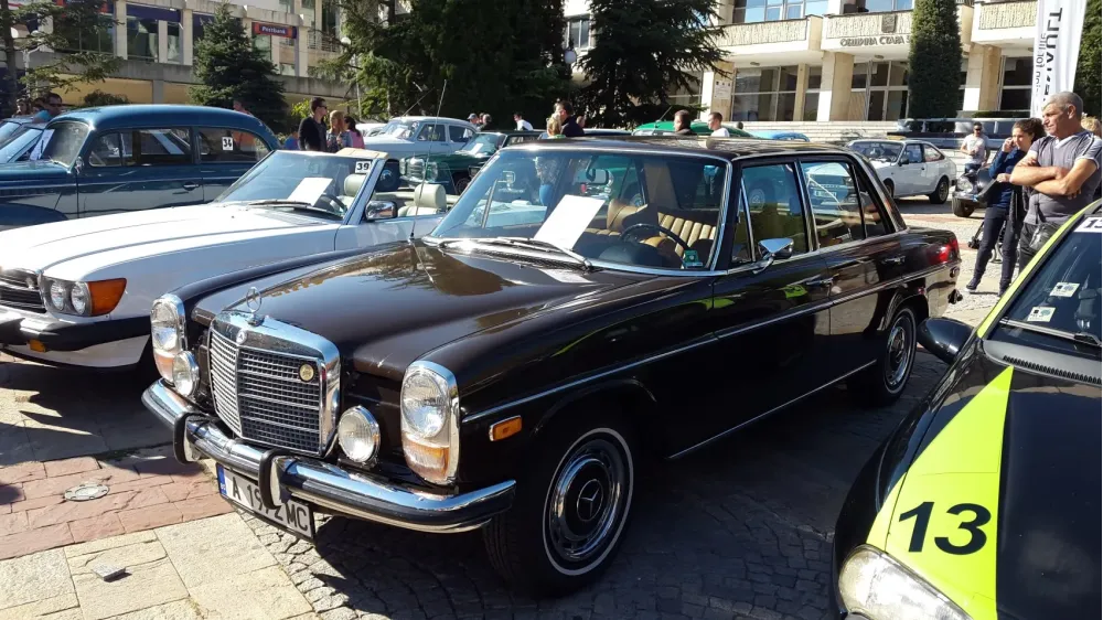 Mercedes-Benz /8 W114