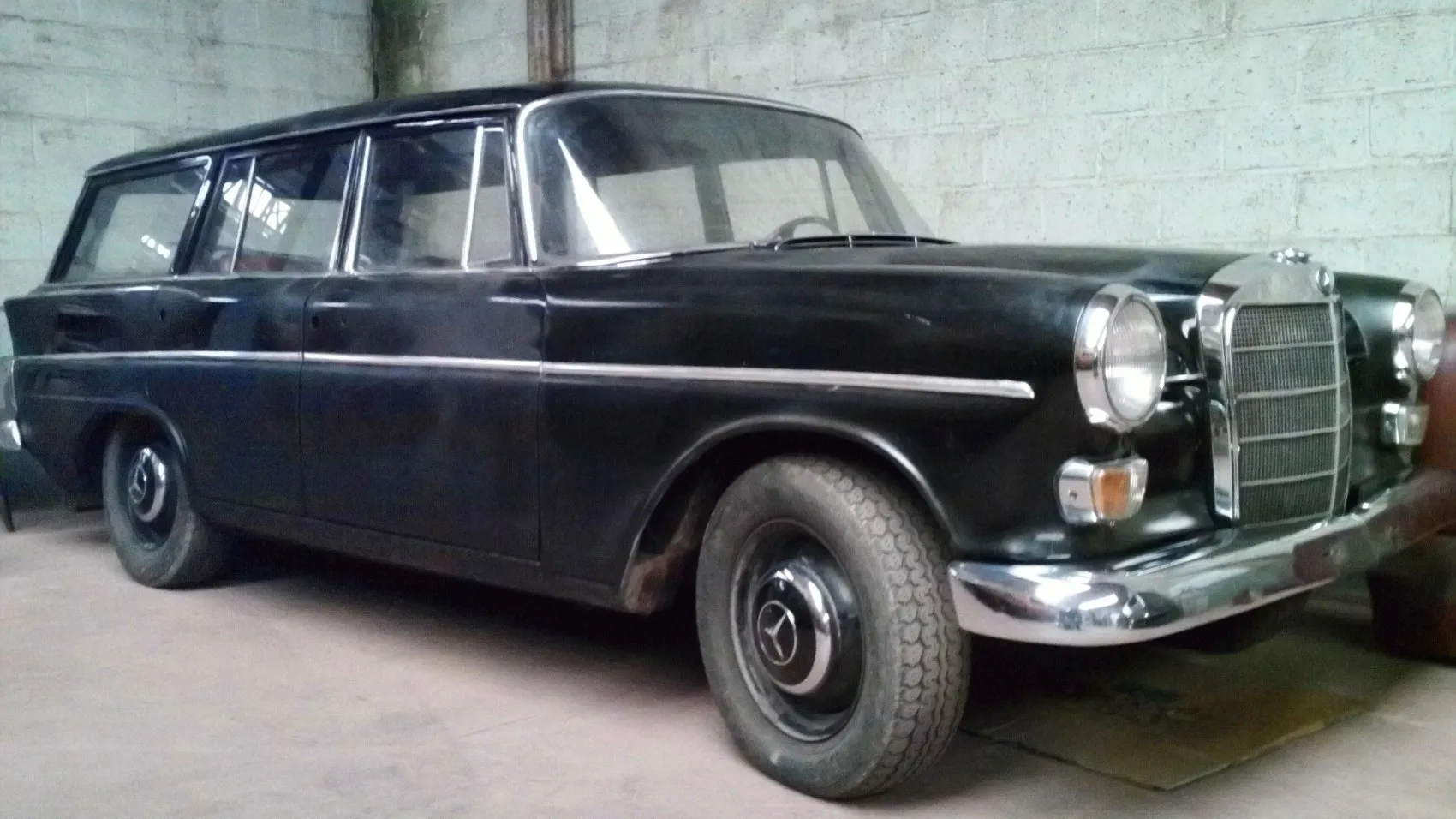 Image for Mercedes-Benz Fintail Universal (W110)