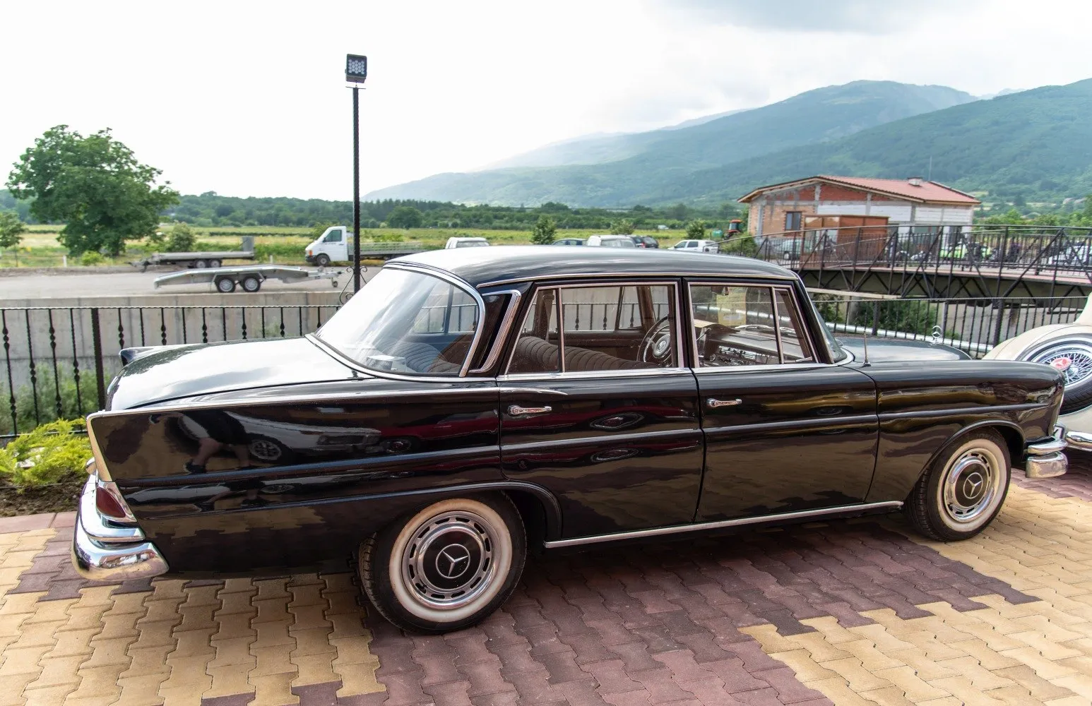 Image for Mercedes-Benz Fintail W111