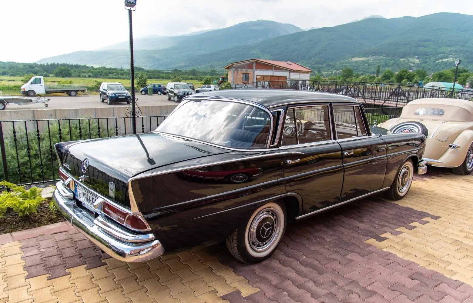 Image for Mercedes-Benz Fintail W111