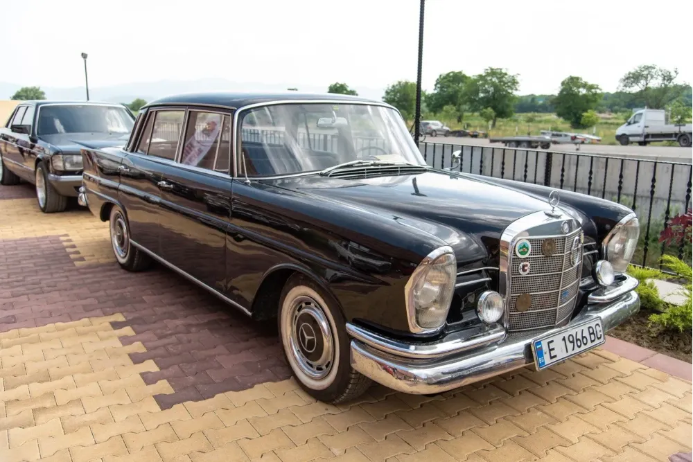 Mercedes-Benz Fintail W111