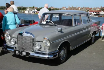 Mercedes-Benz Fintail W112