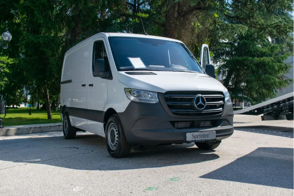 Mercedes-Benz Sprinter Panel Van Compact (W907/W910)