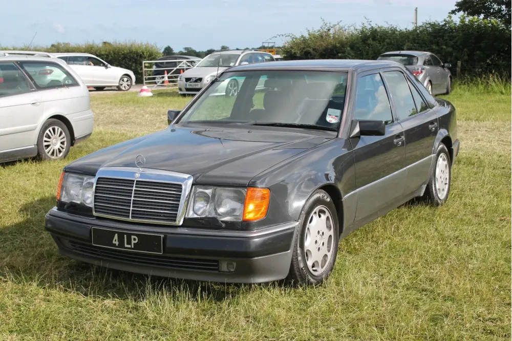 Mercedes-Benz W124 facelift 1989