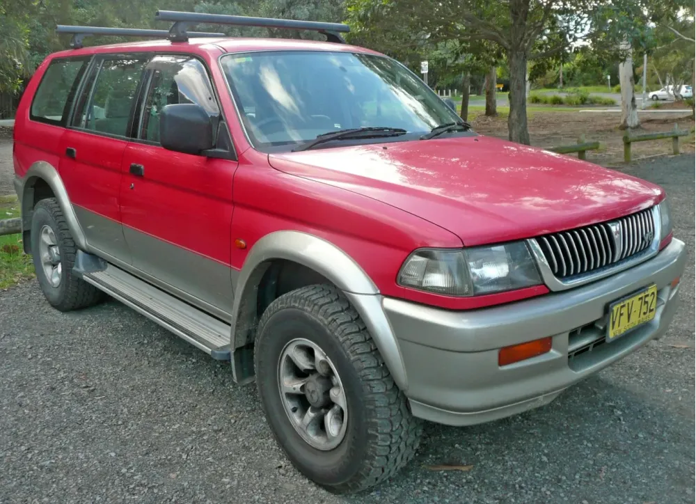 Mitsubishi Challenger W