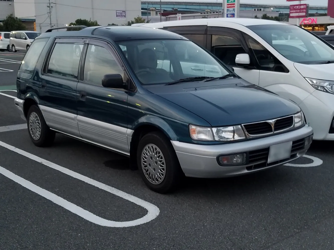 Image for Mitsubishi Chariot E-N33W