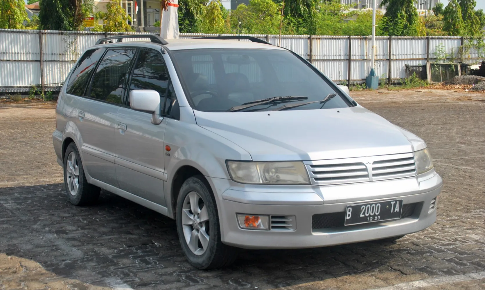 Image for Mitsubishi Chariot Grandis (N11)